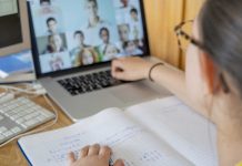 Trecerea la școală online în București se decide vineri