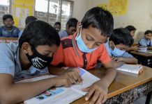 În India, începe vaccinarea adolescenților în școli