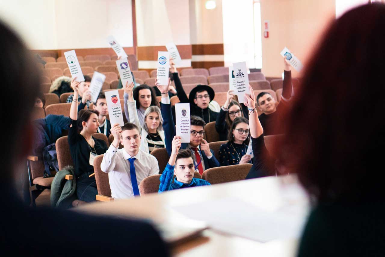 Elevii cer ca restricțiile impuse în școli să fie ridicate treptat, iar noile măsuri să fie anunțate din timp