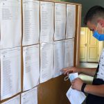 Tocmeală în drum spre liceu