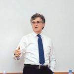 Interviu cu acad. Mircea Dumitru, vicepreședintele Academiei Române: „Educația fără instrucție este goală, iar instrucția fără educație este oarbă“