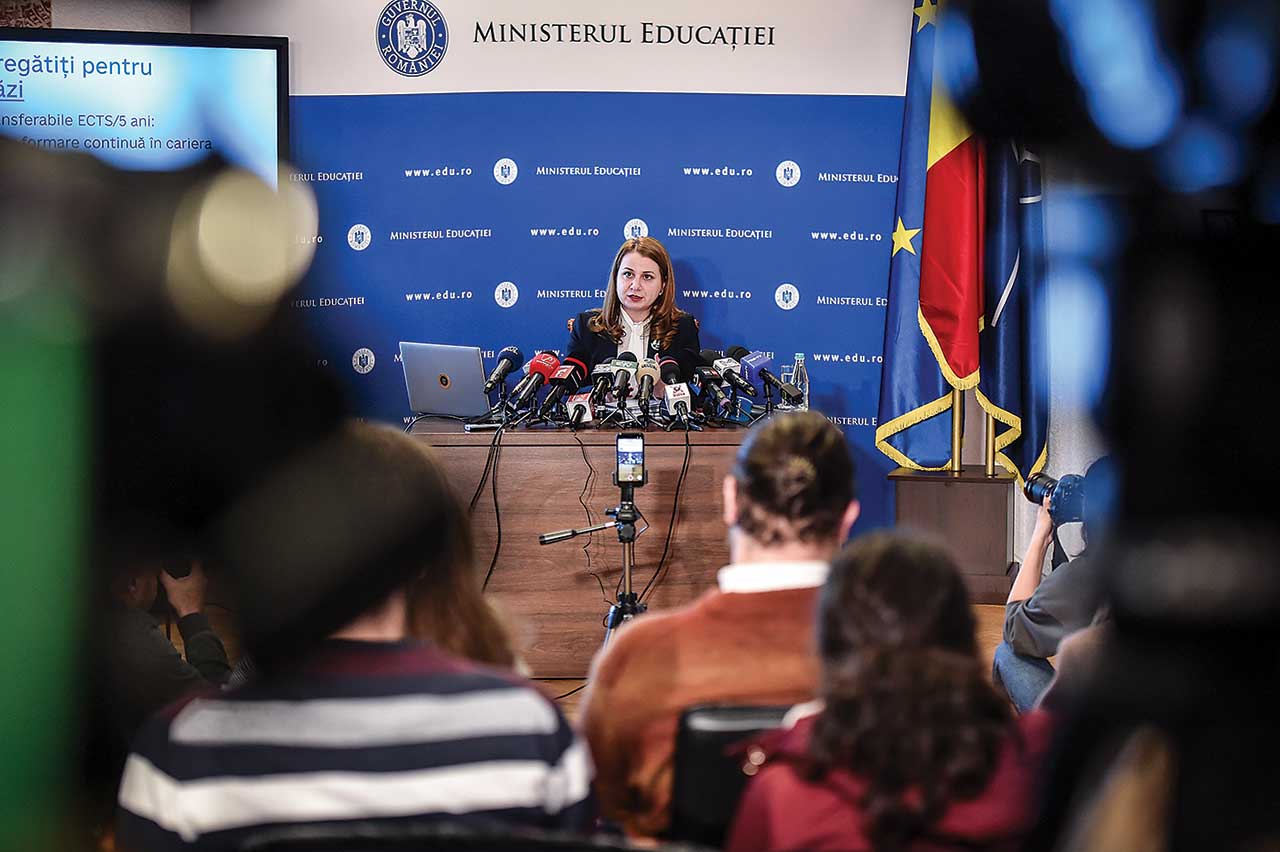 Interviu cu Ligia Deca, ministrul Educației: „Îmi doresc un învățământ în acord cu viziunea proiectului România Educată“
