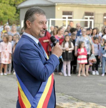 Dan Bobouțanu, primarul Municipiului Hunedoara: „În ultimii doi ani, din bugetul local, am investit 5 milioane de euro în reabilitări de unități școlare“