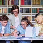 Profesorul – Învățătorul celor care duc lumea mai departe