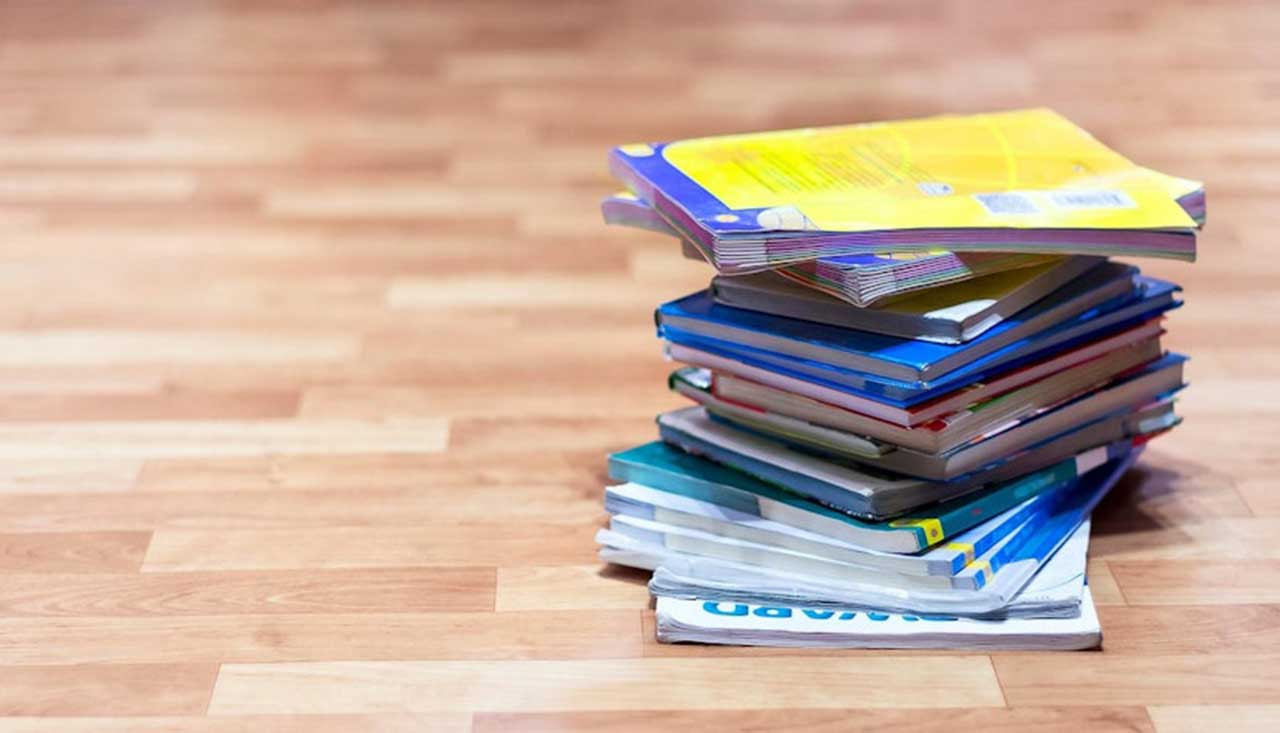 Patru manuale de clasa a VIII-a nu au ajuns, încă, în școli