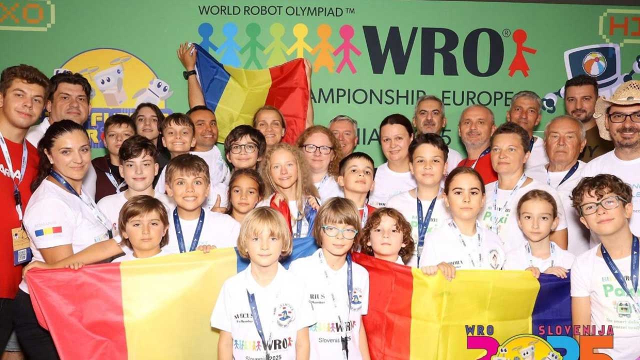 Două medalii de argint și premii speciale pentru România la World Robot Olympiad