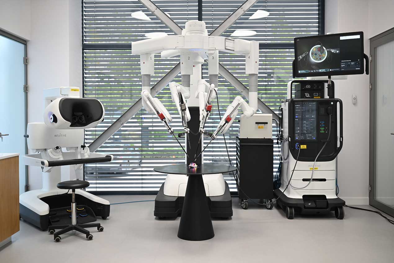 Formare, educație și inovație pentru chirurgie robotică de ultimă oră