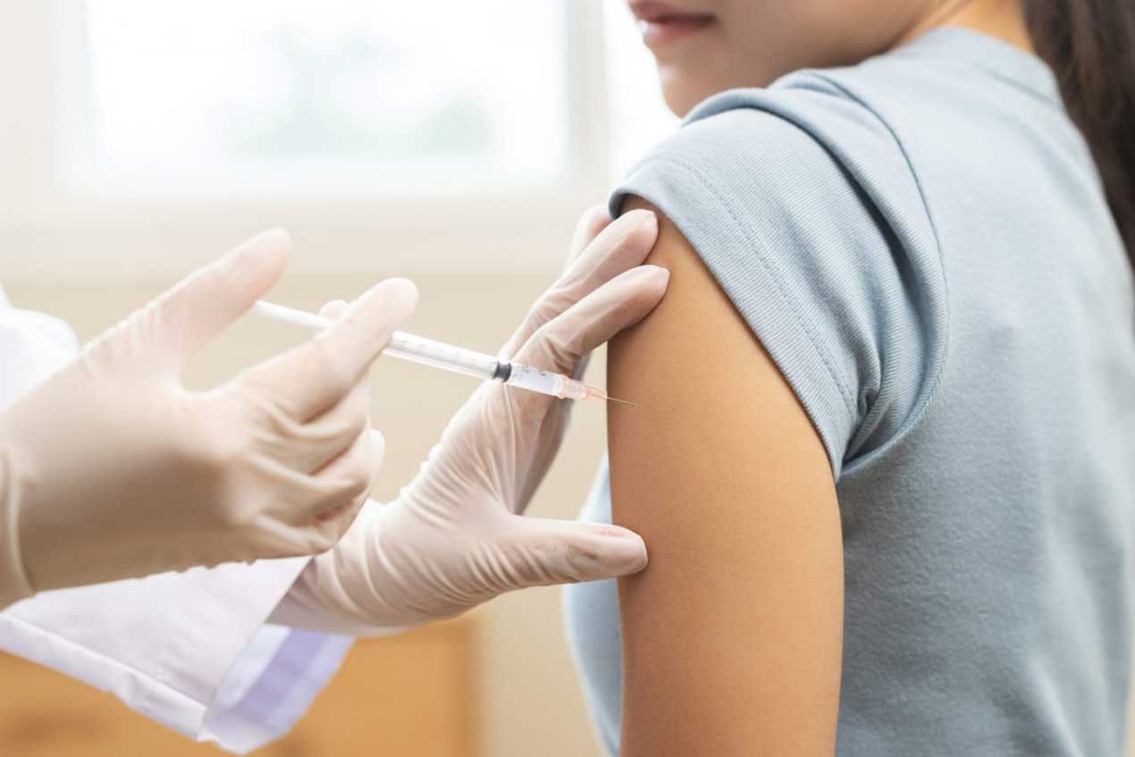 Vaccinarea HPV gratuită a tinerilor până la 26 de ani a intrat în vigoare