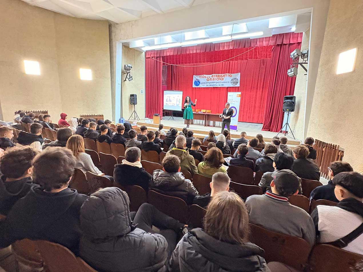 Premii pentru proiecte educaționale unice lansate de Federația Națională a Părinților