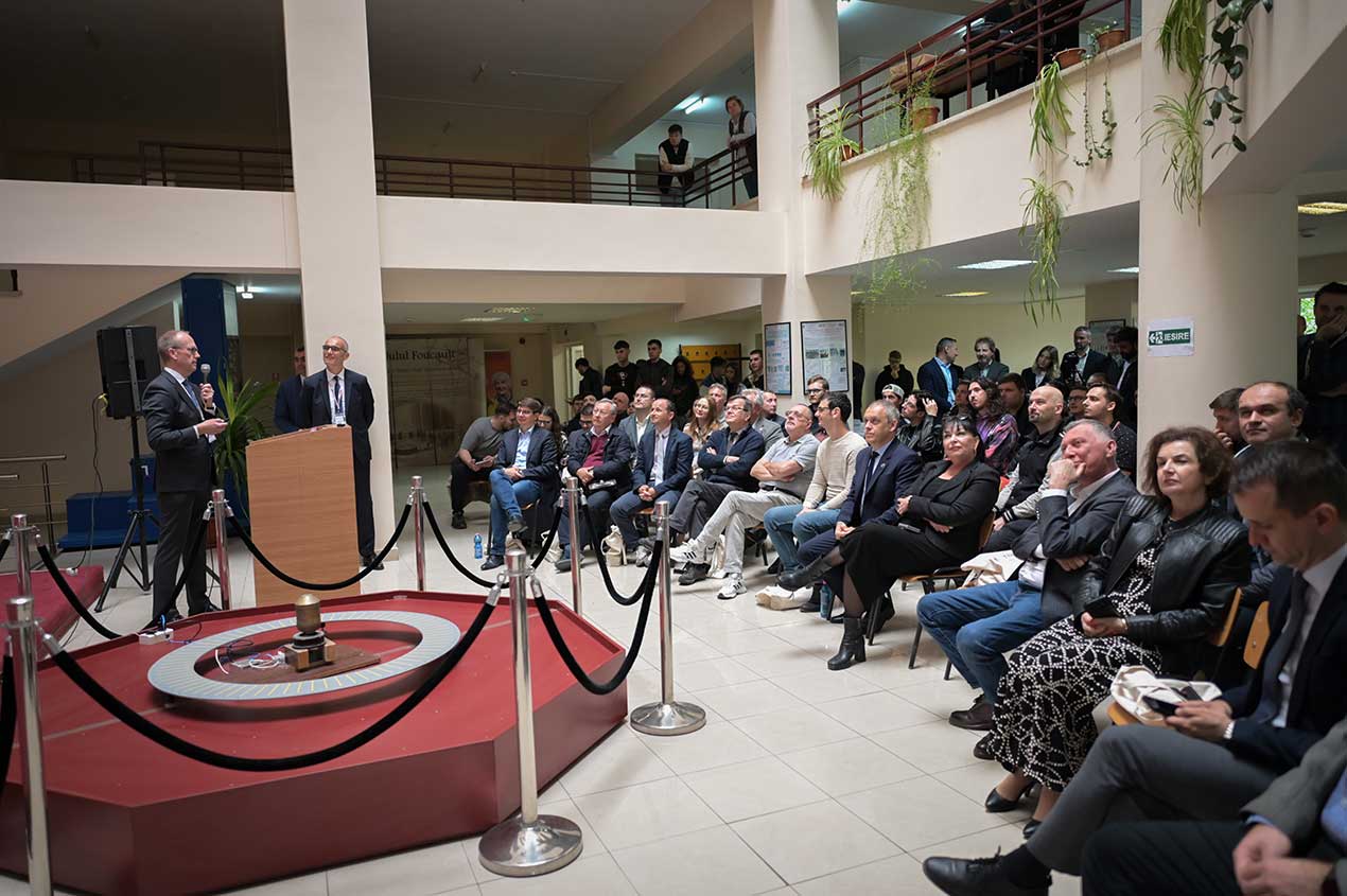 Practică universitară prin acces direct la tehnologie de ultimă oră