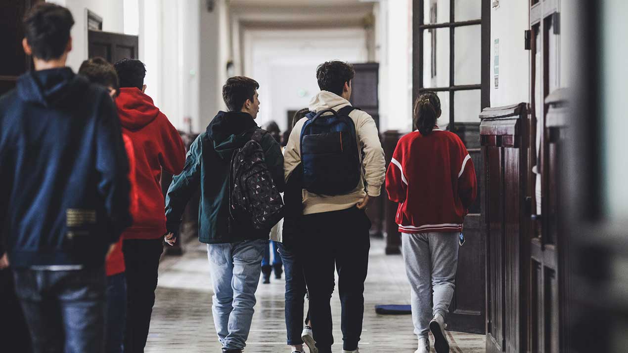 Ministerul Educației și Cercetării a pus în dezbatere programele școlare pentru liceu