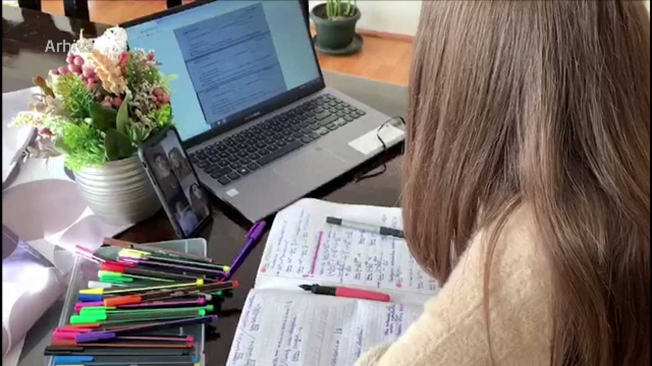 Școli cu activitate suspendată sau desfășurată online din cauza condițiilor meteo nefavorabile