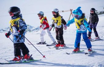 Ministerul Educației explică de ce nu există „vacanța de schi”