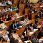 Apel către decidenții politici pentru reanalizarea modului în care educația poate contribui la însănătoșirea statului  