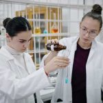 Bacalaureat 2026: pregătire gratuită la chimie