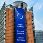 Comisia Europeană a aprobat primele de carieră pentru profesorii din România