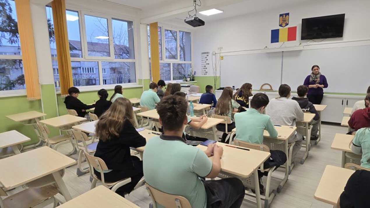 Simularea Evaluării Naționale: Elevii află notele la testări