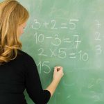 Sindicatele din educație acuză MEC că blochează abuziv plata salariilor restante